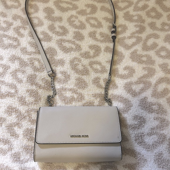 Michael Kors Handbags - Michael Kors Jet Set Travel Pearl Grey Phone Crossbody Bag Purse